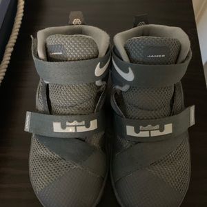 Grey Lebron Soldier IX